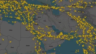 Folgen des Nahost-Kriegs – Die einen bleiben zuhause, die anderen buchen um