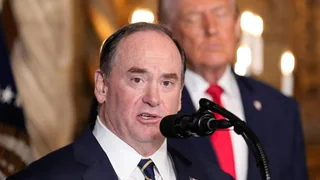 Während Hormus-Blockade – Marine-Staatssekretär Phelan verlässt US-Regierung