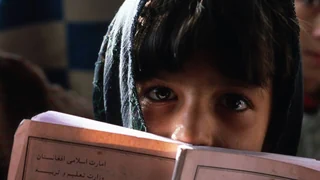 Nach Bücherverbot – Leben unter den Taliban: Was Frauen und Mädchen ertragen müssen