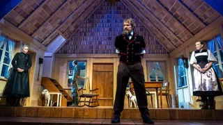 Neues Bühnenstück – «Blösch» im Schauspielhaus: Helvetischer könnte es nicht sein!
