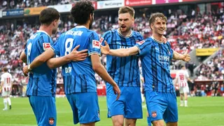 Bundesliga am Sonntag – Heidenheim lebt nach Sieg weiter – Freiburg patzt in Hamburg