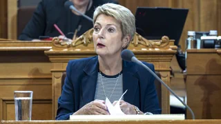 Abfindungszahlungen beim Bund – Die goldenen Fallschirme: Starke Meinungen trotz kurzer Debatte