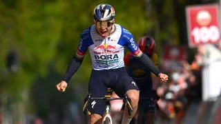 Gold Race Männer – Revanche geglückt: Evenepoel setzt sich im Sprint durch