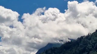 Wettervideo der Woche – Cumuluswolken tanzen um die Wette