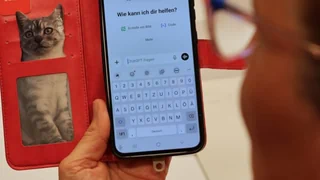 Besuch in einer Lernloft – «Betreutes Pröbeln»: So können sich alle an KI herantasten