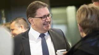 Wahlen Kanton Bern – Zweite Hochrechnung bestätigt Rechtsrutsch im Parlament