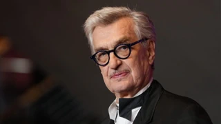 Kulturnews in Kurzform – Deutsche Filmakademie ehrt Wim Wenders für sein Lebenswerk