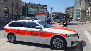 Drei Personen verletzt – Jetzt live: Polizei informiert zum Messerangriff in Winterthur