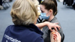 Ausbruch in England – Was man über Meningitis wissen muss