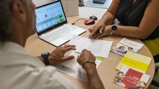 Arbeitsmarkt im Umbruch – «Arbeitslosigkeit sank weniger als erwartet»