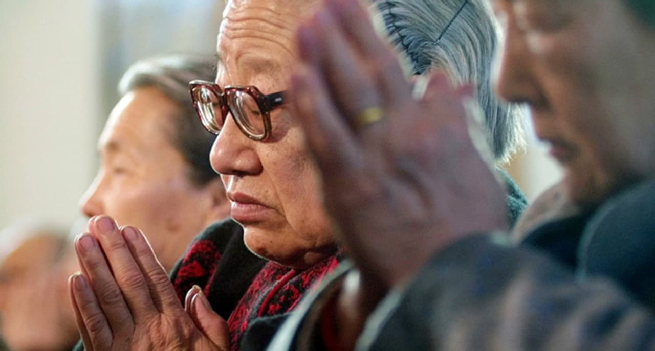 Chinas Kirchen im Untergrund - Perspektiven - SRF