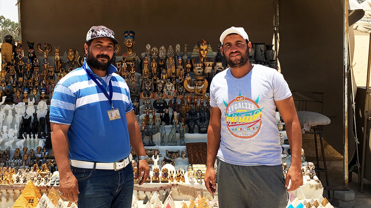 Kairo Souvenir - Ramses verramschen am Rande der Wüste ...