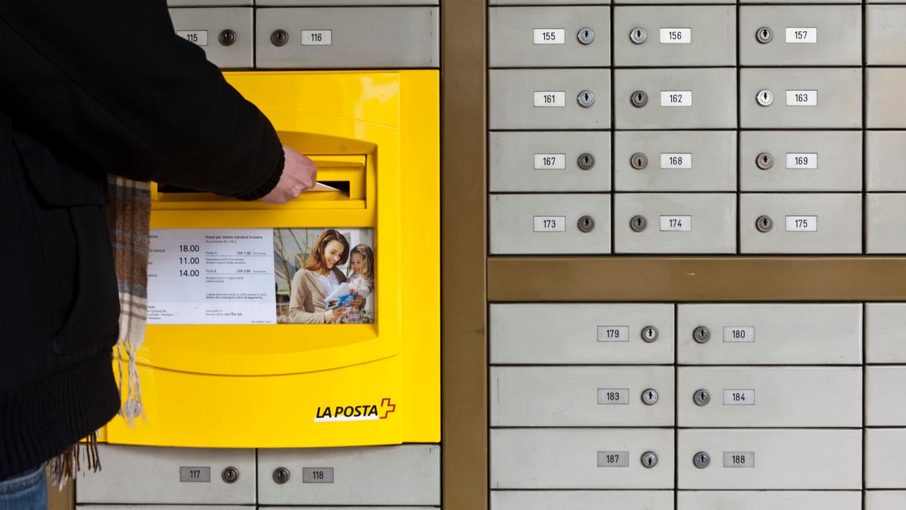 Schweiz - A- und B-Post werden nicht teurer – vorerst - News - SRF