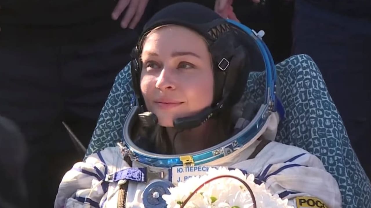 Какая актриса снималась в космосе