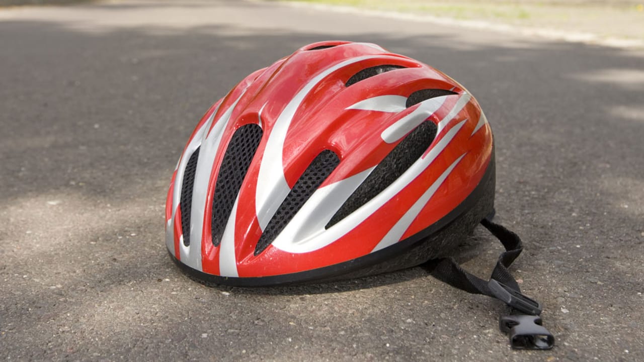 Testsieger - Fahrradhelme: Die meisten sind sicher - Kassensturz Espresso - SRF