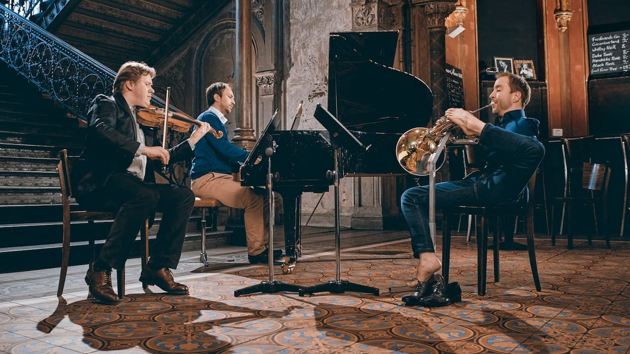 Inklusion auf der Bühne Dieser Mann spielt das Horn mit den Füssen