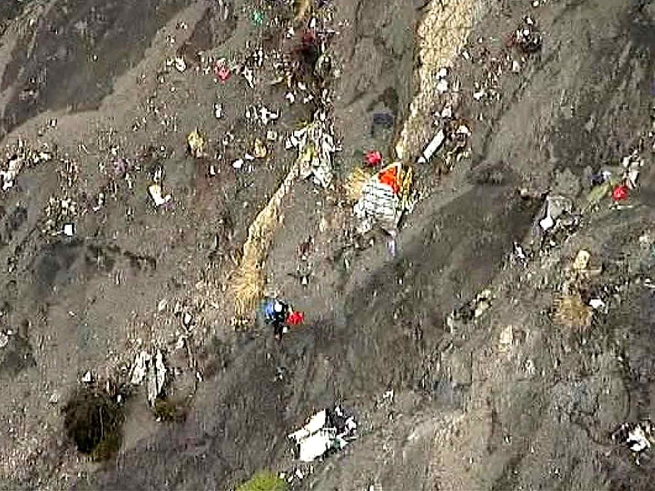 Крушение дубай париж. Крушение дубай париж. Разбился самолет в индии 2020. Крушение дубай париж. Дубай аэропорт авиакатастрофы.