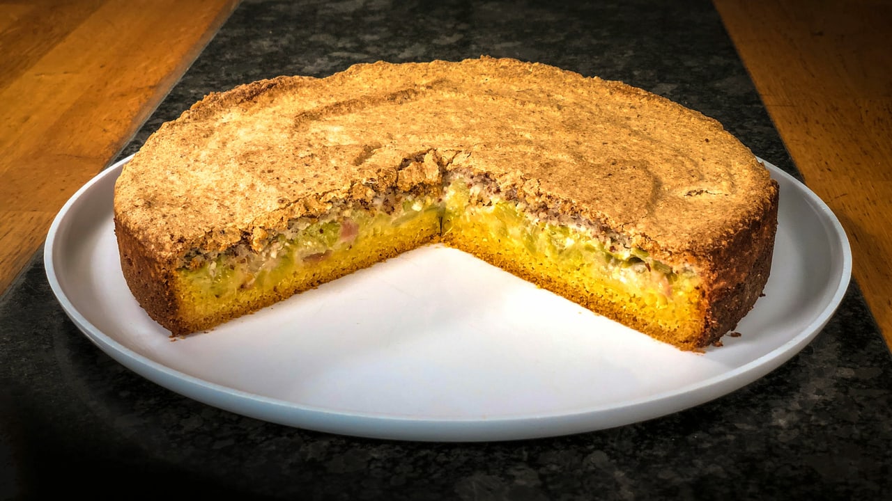 Webserie: Landfrauen – Kochen - Rhabarberkuchen von Katrin Kissling ...