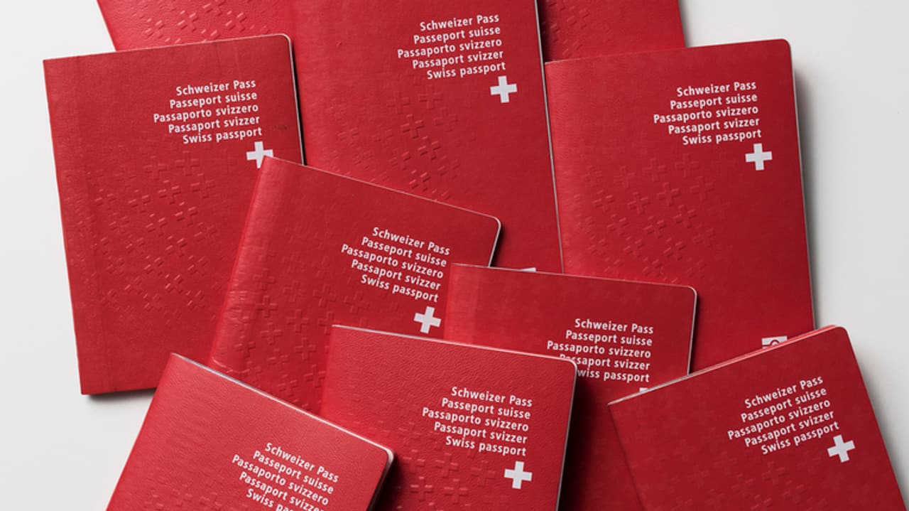 Швейцарское гражданство для россиян. Как получить гражданство швейцарии. Граждане швейцарии. Как получить гражданство швейцарии. Швейцарское гражданство.