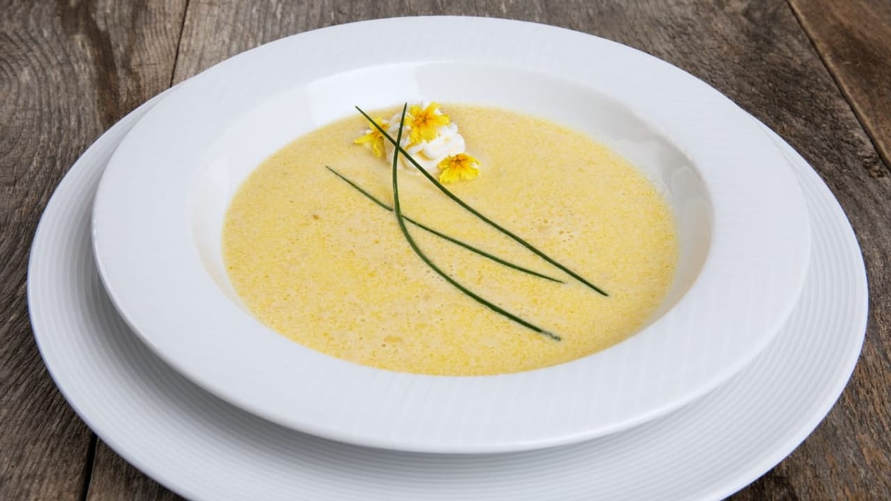 «Landfrauenküche» Rezepte 2022 - Monikas «Schlüsselblumensuppe mit ...