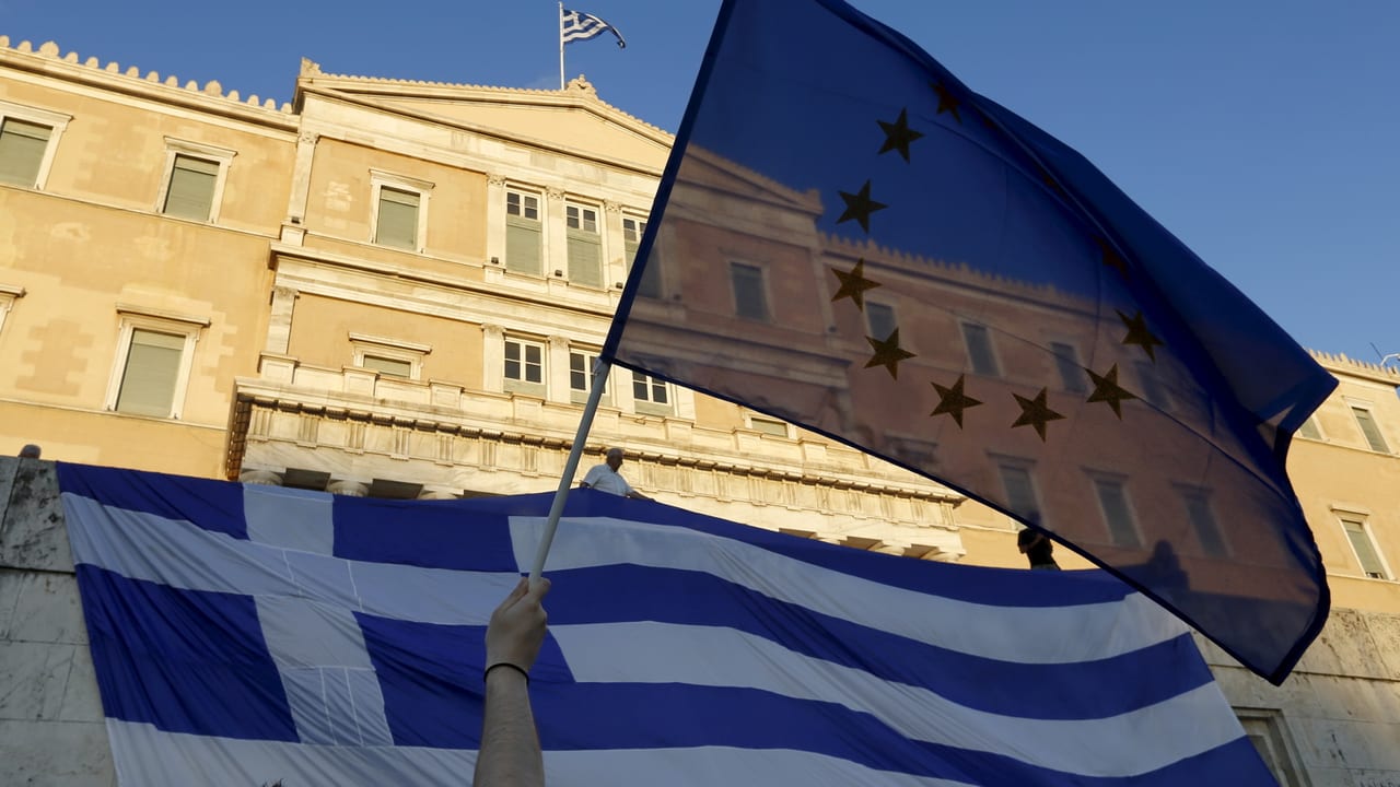Поддержи грецию. Греция отказалась от евро.