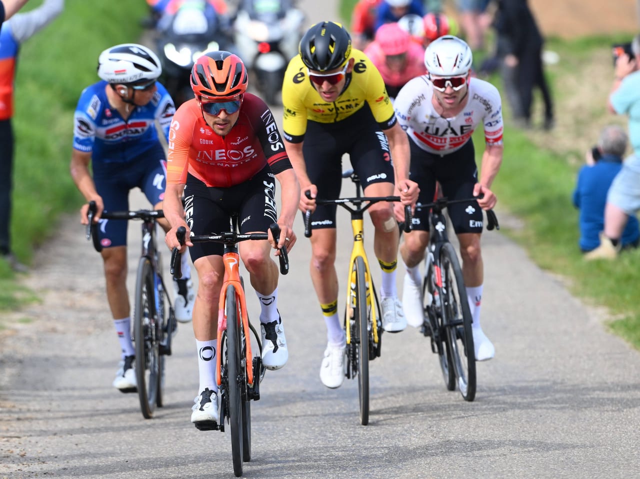 Zweiter beim Gold Race - Hirschi unterliegt Pidcock im Sprint knapp und ...