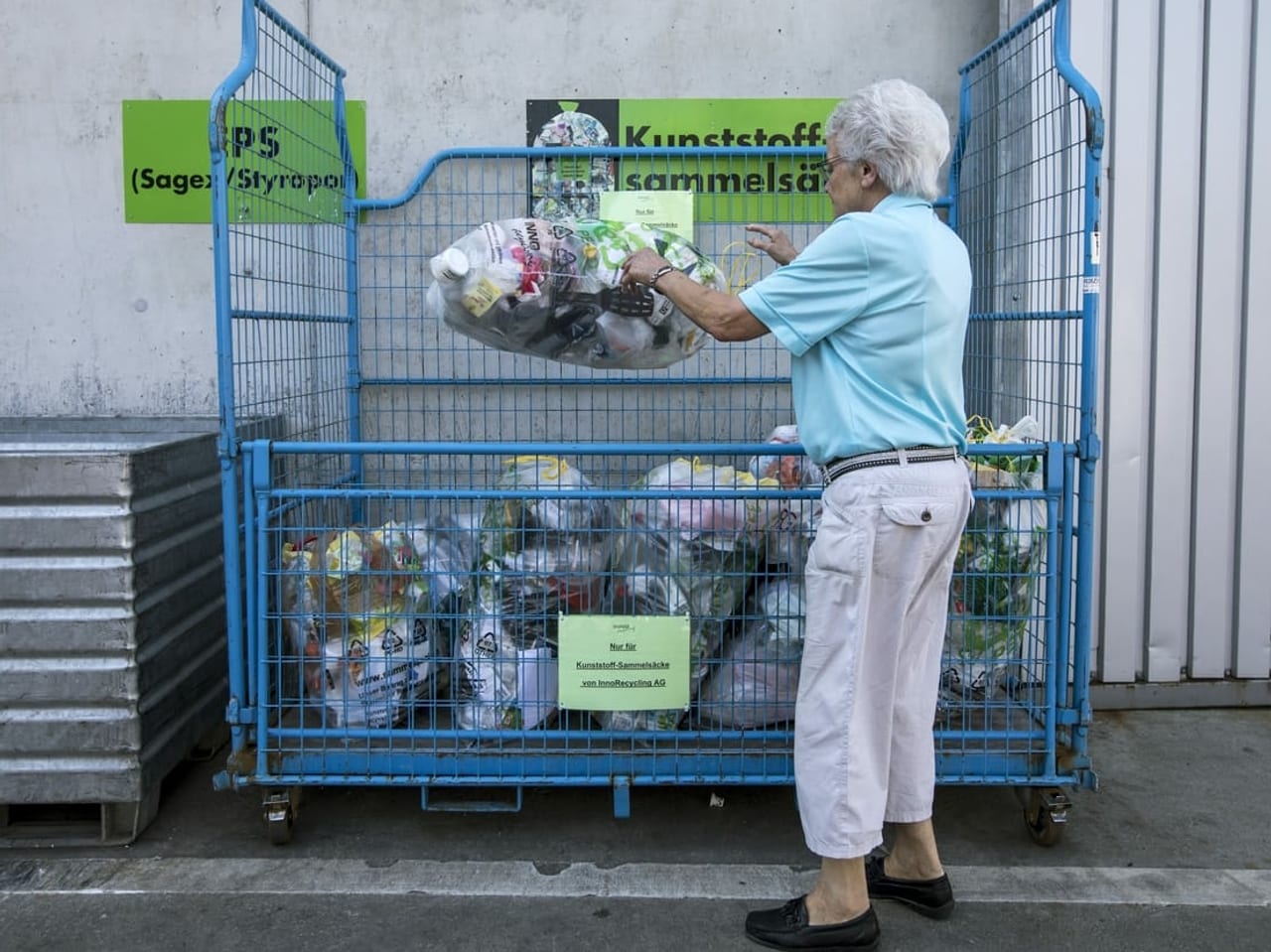 Umstrittenes Plastik-Recycling - Erhoffter Schub beim Plastiksammeln ...