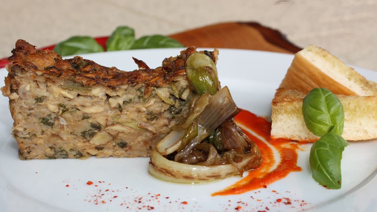 Rezepte Schwiizer Chuchi 3 - Pilzterrine mit Paprikacrème - Schwiizer ...