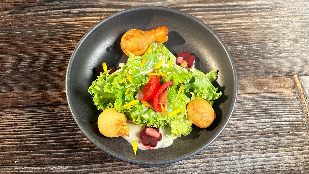 «Landfrauenküche» Rezepte 2023 - Aurelias «Saisonsalat mit frittierten ...