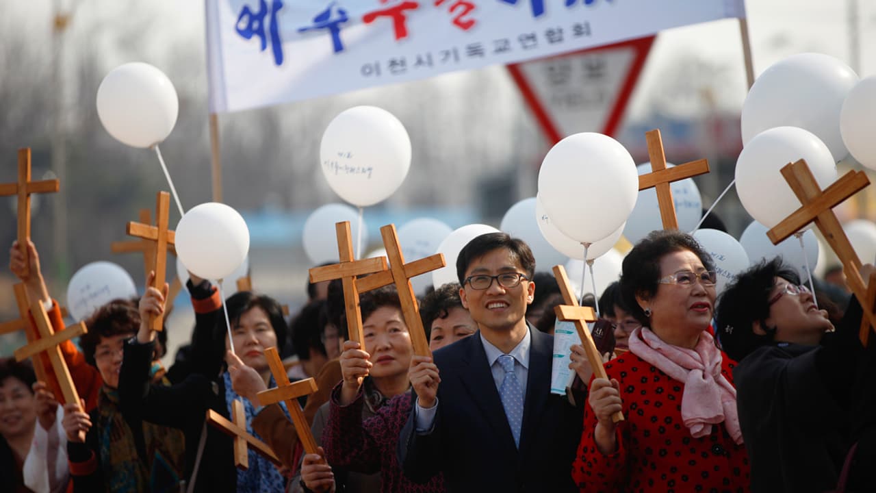 Gesellschaft & Religion Kirchen in Korea In der Konfliktfrage