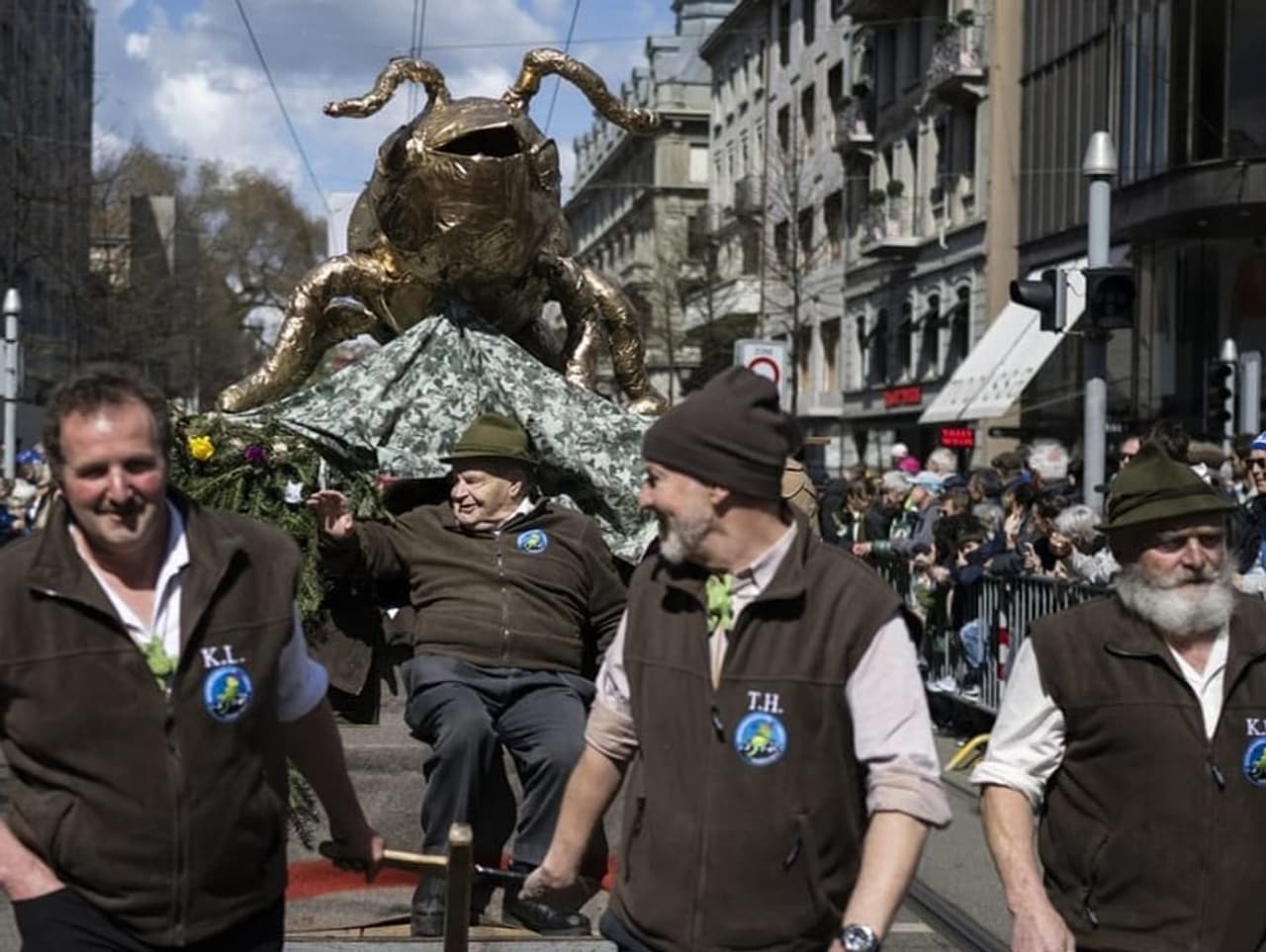 Zürcher Traditionsanlass - Sechseläuten 2023: Der Böögg liess sich ...