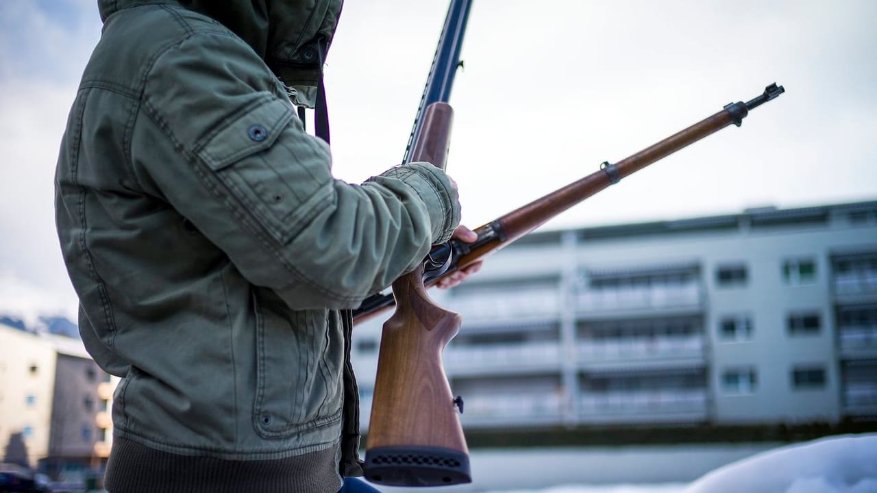 Schweiz - Viele Waffen sind nicht registriert - News - SRF