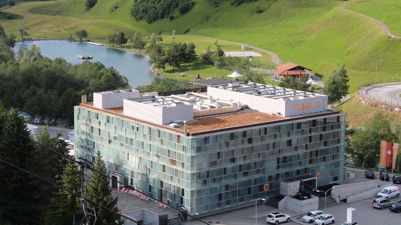 Hotel Cube a Savognin - Preparativas per la reavertura marschan ...