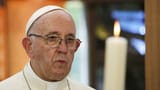 Papst Franziskus stundenlang am Darm operiert (Artikel enthält Video)