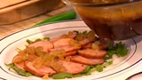 Hallauerschinkenwurst-Carpaccio grilliert an Trauben-Vinaigrette