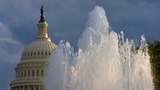 Ein Springbrunnen vor dem Capitol in Washington.