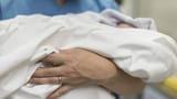 «Trauriges Ereignis»: Aargauer Baby stirbt nach Corona-Infektion (Artikel enthält Audio)