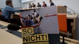 Gegner des neuen Asylgesetzes eröffnen den Abstimmungskampf (Artikel enthält Video)