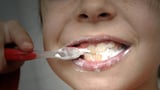 Video «Zahnpflege, 100 und älter, Handschlag verboten, radikales Fasten» abspielen