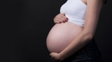 Gibt es das «richtige» Alter, um Mutter zu werden? (Artikel enthält Audio)