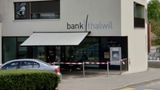 Maskierter überfällt Bank in Langnau am Albis (Artikel enthält Video)