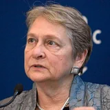 Laura Liswood