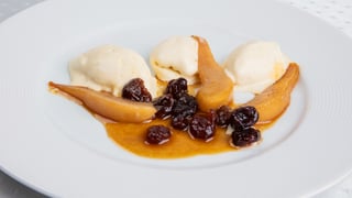 Dessertteller angerichtet.