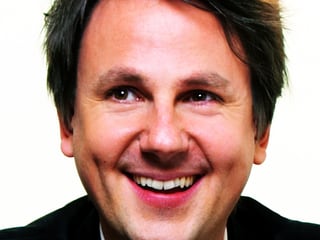 Portrait des Historikers und Kabarettisten Sebastian Schnoy. Portrait des Historikers und Kabarettisten Sebastian Schnoy.