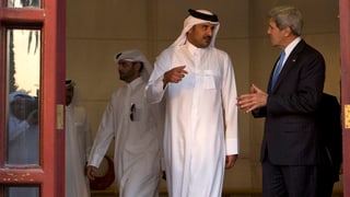 John Kerry im Gespräch mit Tamim bin Hamad Al Thani.