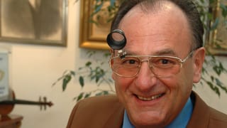Ernst Gottlieb an seinem Arbeitsplatz. Ernst Gottlieb an seinem Arbeitsplatz.