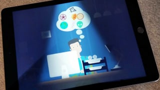IPadzeigt Illustration: Mann sitzt vor Computer. In einer Denkblase über seinem Kopf schweben Aliens, eine Weltkugel und diverse Symbole.