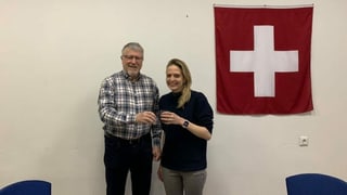 Luzia Tschirky mit dem Schweizer Botschafter in Minsk, Claude Altermatt. Luzia Tschirky mit dem Schweizer Botschafter in Minsk, Claude Altermatt.