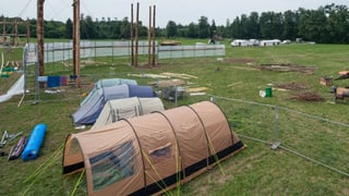 Zelte auf Wiese