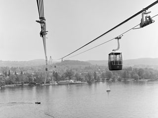 Die Gondelbahn über den Zürichsee im Jahr 1959.